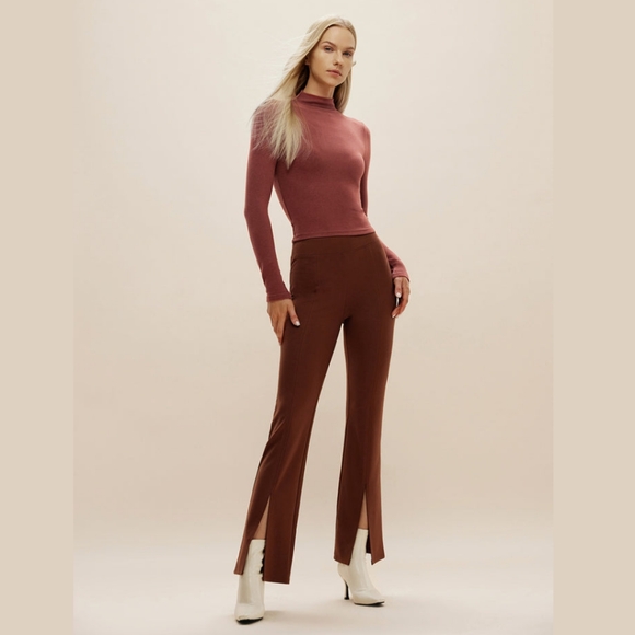 OGL Move Thermal Brushed Mock Neck Crop Top - Picture 4 of 5